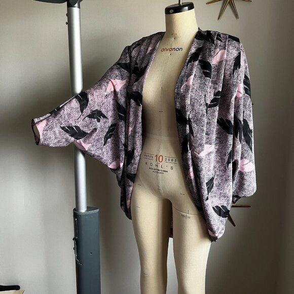 Vintage Black and Pink leaf Cocoon Cardigan - Picture 4 of 10